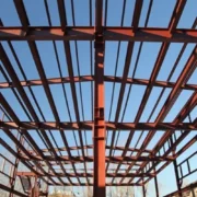 Красні металоконструкції на тлі синього неба-galery